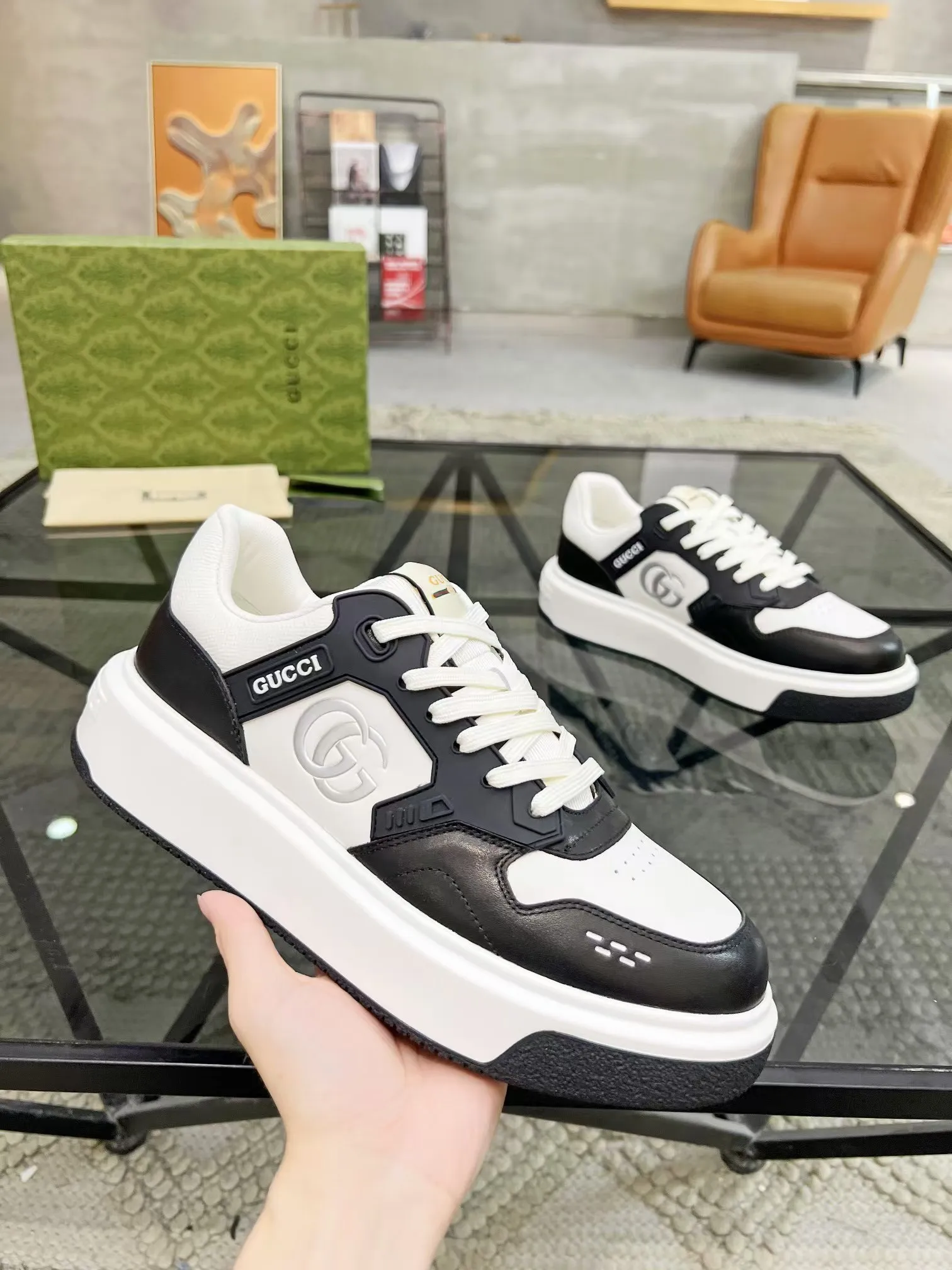 Men's Men's Shoes Men's Men's 💰460 new men's shoes GUCCI [Lightning] latest shoes shipped. Original quality, fashionable, made of special materials, sheepskin lining, brand new packaging. The foot feels super comfortable and the workmanship is impeccable. Size: 38-45